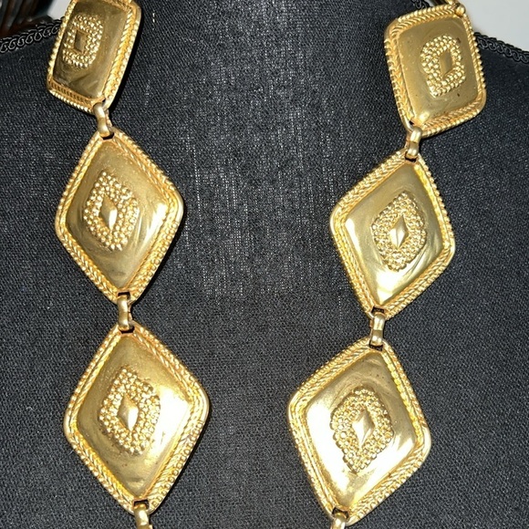 ESCADA Women’s Gilded Gold Tone Ornate Diamond Shaped Heavy Metal Designer Belt - Picture 3 of 16